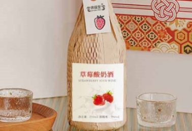庆葆堂草莓酸奶酒：品味醇香，享受美好